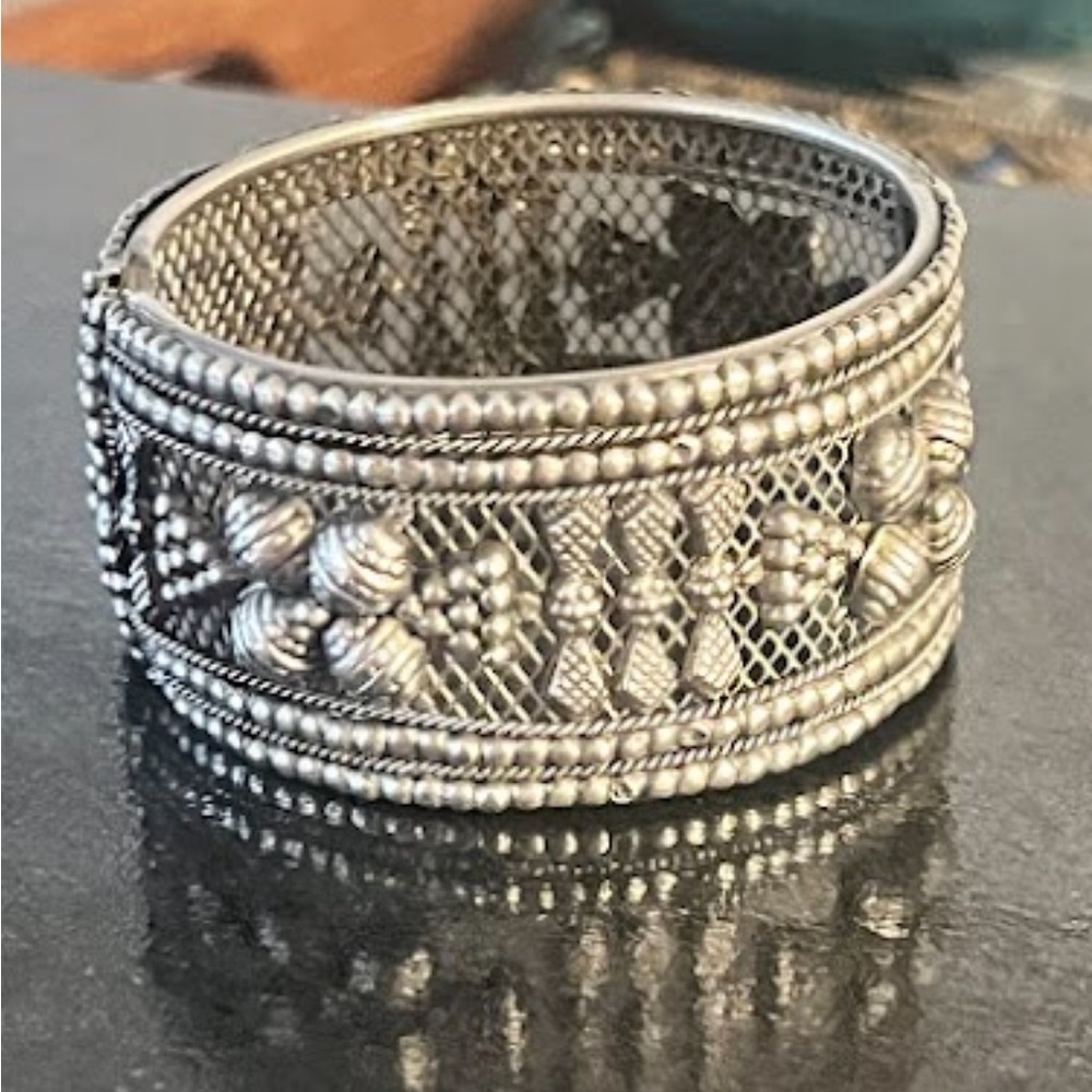 VTF Heavy Vintage Silver Navajo Wavy Stamped Cuff Bracelet 6.5”
